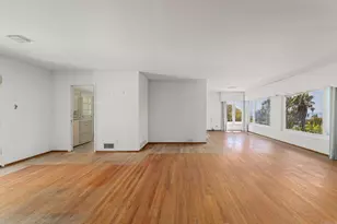 5825 Folsom Dr, La Jolla, CA 92037 - Photo 9