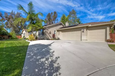 1061 Via Carina, Vista, CA 92081 - Photo 3