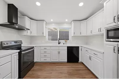 623 Via Santa Cruz, Vista, CA 92081 - Photo 11