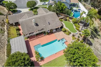 2354 Kimberly Ct, Carlsbad, CA 92008 - Photo 9