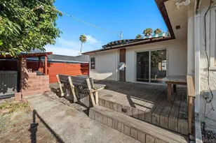 1960 Emerald St, San Diego, CA 92109 - Photo 27