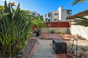 1960 Emerald St, San Diego, CA 92109 - Photo 29