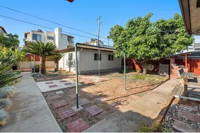 1960 Emerald Street, San Diego, CA 92109 - Photo 23