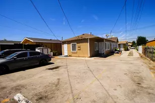 1304 W 93rd St, Los Angeles, CA 90044 - Photo 17