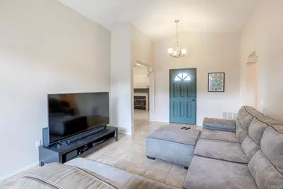 26030 Fox Run Ct, Murrieta, CA 92563 - Photo 9