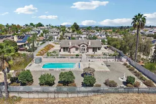 638 Cantara Ln, Vista, CA 92081 - Photo 1