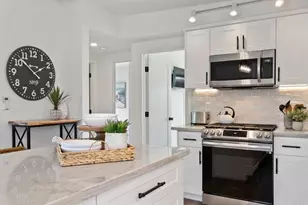 245 Hemlock Ave, Carlsbad, CA 92008 - Photo 17