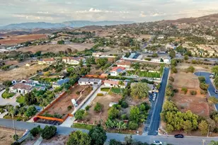 2185 Hawley Dr, Vista, CA 92084 - Photo 3