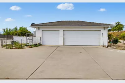 13427 Hilltop Place, Valley Center, CA 92082 - Photo 11