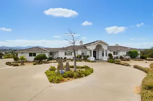 13427 Hilltop Pl, Valley Center, CA 92082 - Photo 5