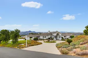 13427 Hilltop Pl, Valley Center, CA 92082 - Photo 3