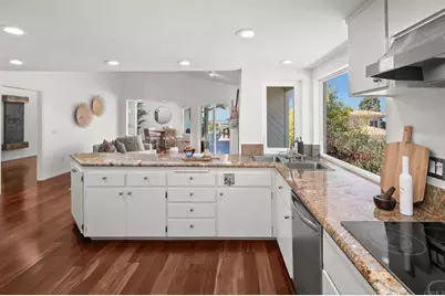 541 S Granados Avenue, Solana Beach, CA 92075 - Photo 11