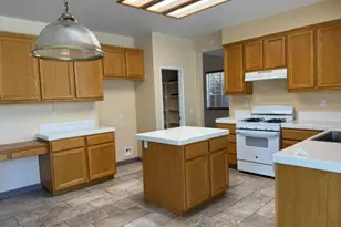 37978 Spur Dr, Murrieta, CA 92563 - Photo 9