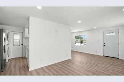 6 Biltmore Ave, Escondido, CA 92027 - Photo 5