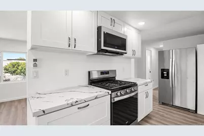 6 Biltmore Ave, Escondido, CA 92027 - Photo 9