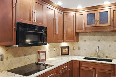 8346 Via Sonoma #D, La Jolla, CA 92037 - Photo 9