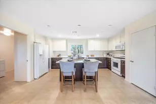 352 Tom McGuinness Jr Circle, Fallbrook, CA 92028 - Photo 13