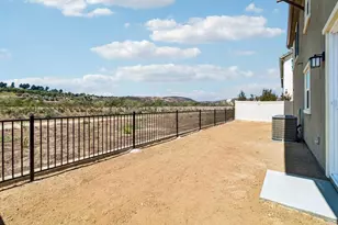 725 Kingbird Loop, Oceanside, CA 92058 - Photo 3