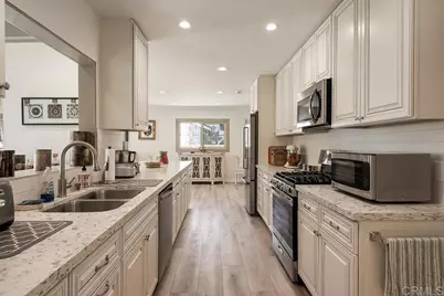453 W Laurel Avenue, Glendora, CA 91741 - Photo 3