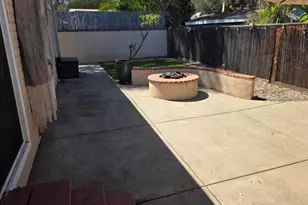 2359 Mapleleaf Dr, Vista, CA 92081 - Photo 23