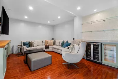 727 Sapphire Street #208, San Diego, CA 92109 - Photo 11