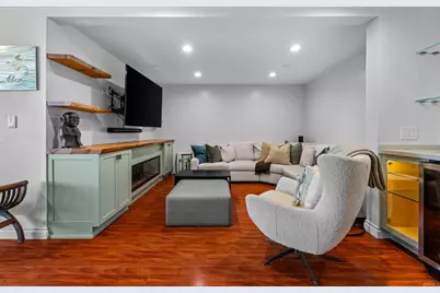 727 Sapphire Street #208, San Diego, CA 92109 - Photo 13