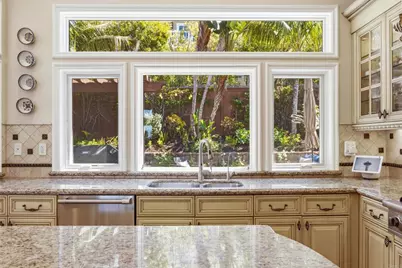799 Hygeia Avenue, Encinitas, CA 92024 - Photo 17
