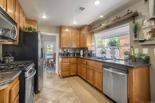 1510 Golfcrest Pl, Vista, CA 92081 - Photo 11