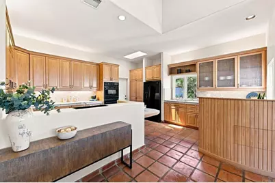 7631 Hillside Drive, La Jolla, CA 92037 - Photo 15