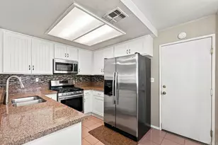 41211 Mountain Pride Dr, Murrieta, CA 92562 - Photo 9