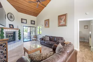 8559 Circle R Valley Ln, Escondido, CA 92026 - Photo 3