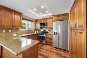 318 Juniper Ave, Carlsbad, CA 92008 - Photo 11