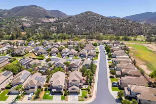 29705 Gracilior Dr, Escondido, CA 92026 - Photo 31
