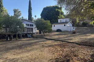 726 Valley Dr, Vista, CA 92084 - Photo 1