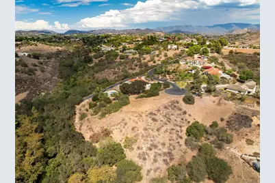 2202 Calle Dos Lomas, Fallbrook, CA 92028 - Photo 13