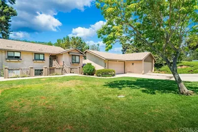 4129 Cyprus Island Court, Fallbrook, CA 92028 - Photo 3