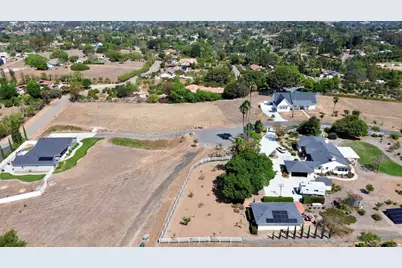 1916 Grey Rabbit Hollow Lane, Fallbrook, CA 92028 - Photo 9