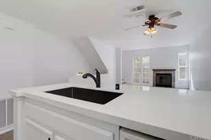 9270 Towne Centre Dr, San Diego, CA 92121 - Photo 11