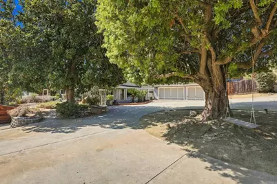 919 Valley Dr, Vista, CA 92084 - Photo 5