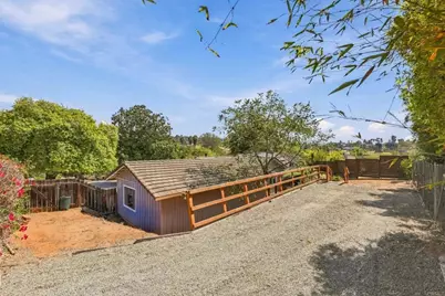 919 Valley Dr, Vista, CA 92084 - Photo 57