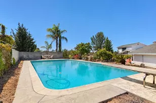 1701 Acacia Ln, Fallbrook, CA 92028 - Photo 9