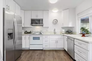 8781 Hillery Dr, San Diego, CA 92126 - Photo 11