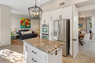 9606 Claiborne Square, La Jolla, CA 92037 - Photo 17