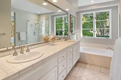 9606 Claiborne Square, La Jolla, CA 92037 - Photo 31
