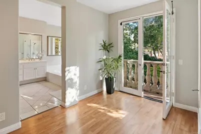 9606 Claiborne Square, La Jolla, CA 92037 - Photo 27