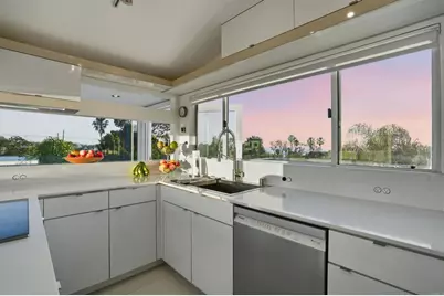 5628 Linda Rosa, La Jolla, CA 92037 - Photo 19