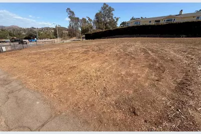 401 Imperial Drive, Escondido, CA 92026 - Photo 3