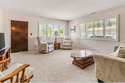 218 N Hayden Drive, Escondido, CA 92027 - Photo 3