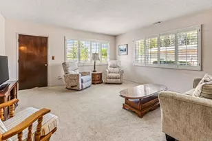 218 N Hayden Dr, Escondido, CA 92027 - Photo 3