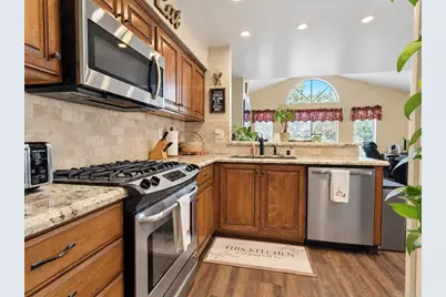 1724 Avenida De Suenos, Oceanside, CA 92056 - Photo 5